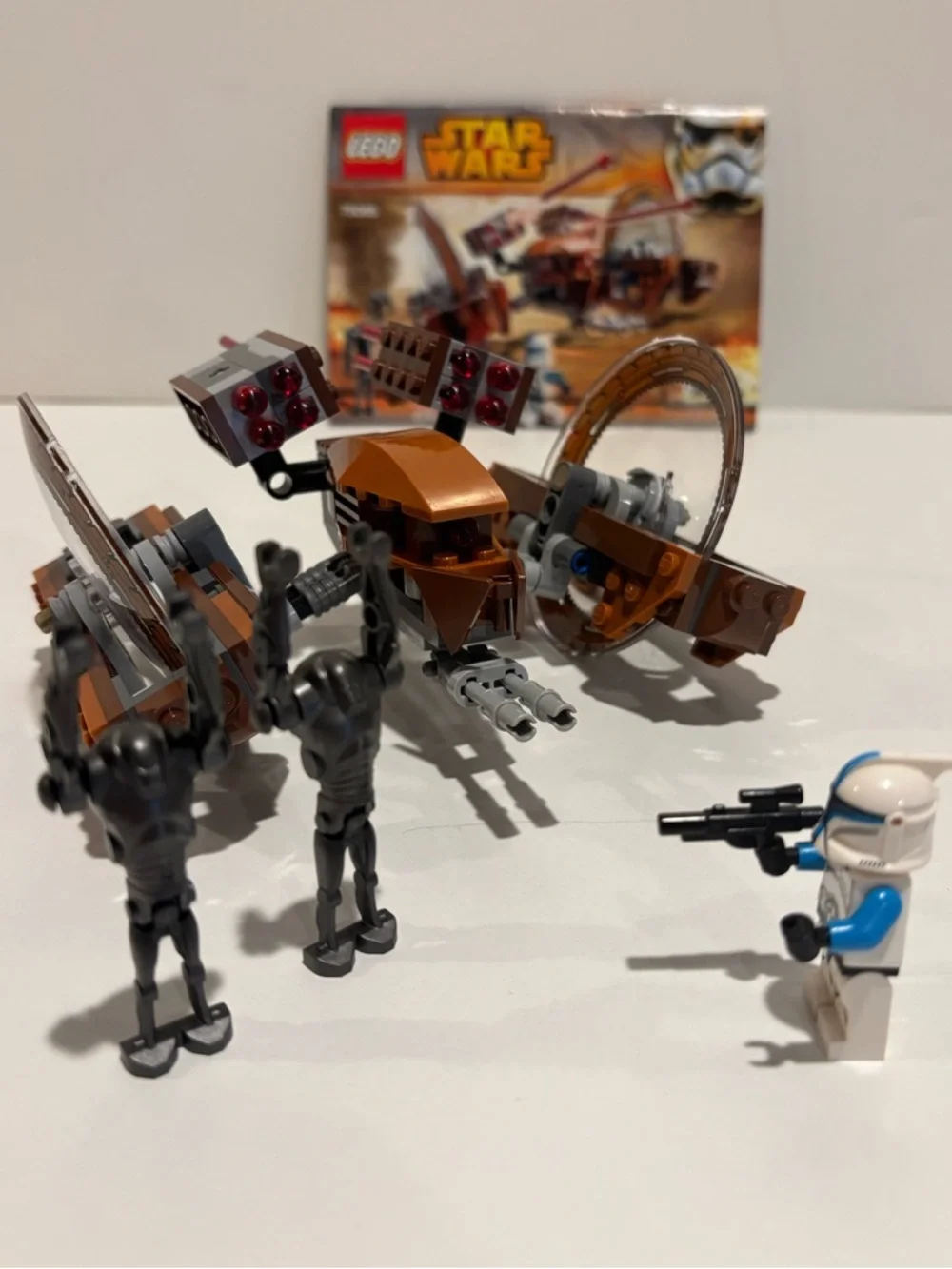 LEGO #75085 Star Wars Hailfire Droid - Picture 10 of 13